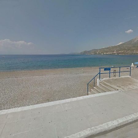 Loutraki Μοναδικής Θέσης Διαμέρισμα Στη Θάλασσα 外观 照片