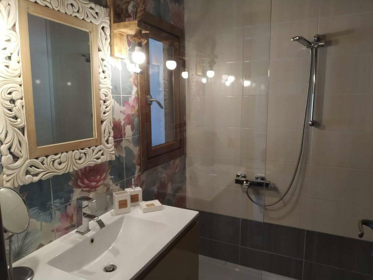 Loutraki Μοναδικής Θέσης Διαμέρισμα Στη Θάλασσα 外观 照片